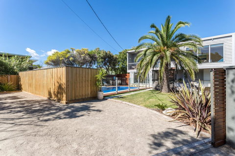 Front Beach House - Accommodation Mermaid Beach 5