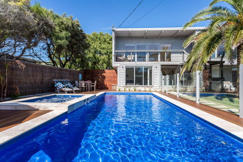 Front Beach House - Accommodation Mermaid Beach 0
