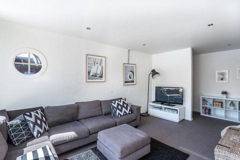 Front Beach House - Accommodation Mermaid Beach 10
