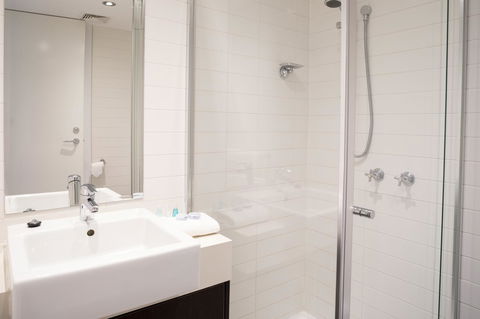 The Dolphin Apartments - Accommodation Mermaid Beach 11