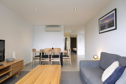 The Dolphin Apartments - Accommodation Mermaid Beach 7