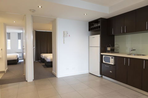 The Dolphin Apartments - Accommodation Mermaid Beach 2