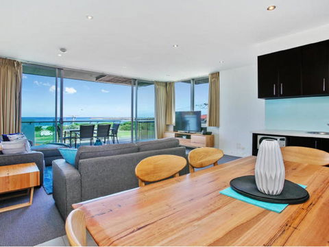 The Dolphin Apartments - Accommodation Mermaid Beach 15