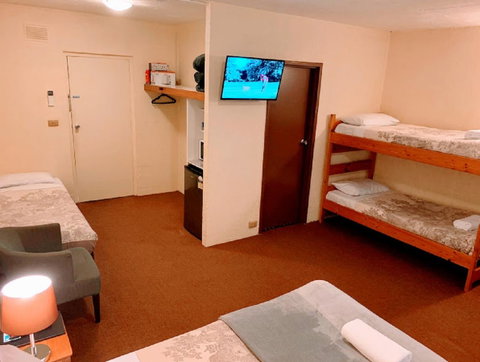 Mountain Creek Motel Bar & Restaurant - Accommodation Mermaid Beach 4