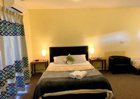 Mountain Creek Motel Bar & Restaurant - Accommodation Mermaid Beach 3