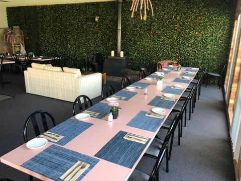 Mountain Creek Motel Bar & Restaurant - Accommodation Mermaid Beach 38