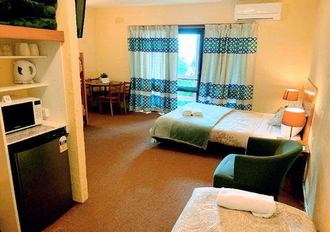 Mountain Creek Motel Bar & Restaurant - Accommodation Mermaid Beach 7