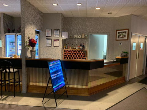 Mountain Creek Motel Bar & Restaurant - Accommodation Mermaid Beach 16