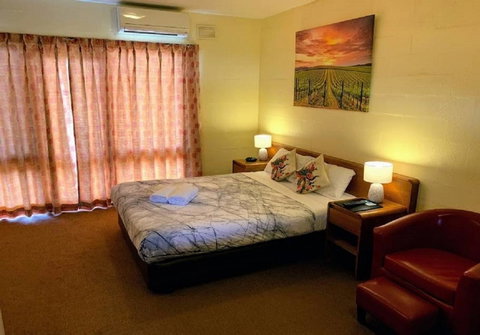 Mountain Creek Motel Bar & Restaurant - Accommodation Mermaid Beach 25