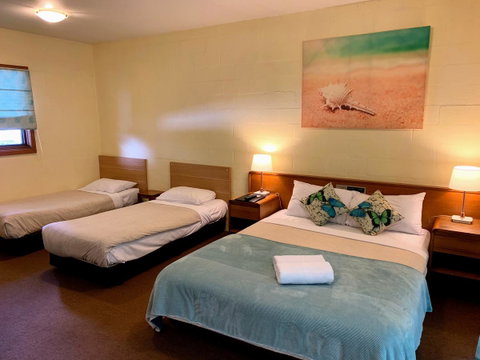Mountain Creek Motel Bar & Restaurant - Accommodation Mermaid Beach 34