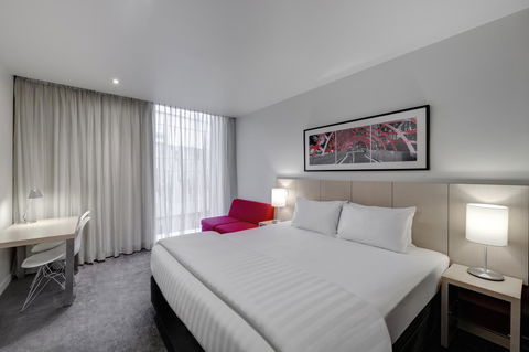 Travelodge Hotel Melbourne Docklands - Accommodation Mermaid Beach 0