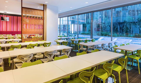 Travelodge Hotel Melbourne Docklands - Accommodation Mermaid Beach 16