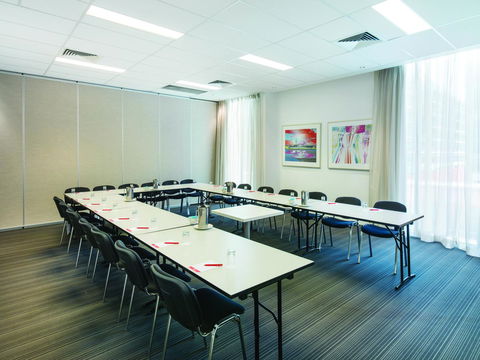 Travelodge Hotel Melbourne Docklands - Accommodation Mermaid Beach 11