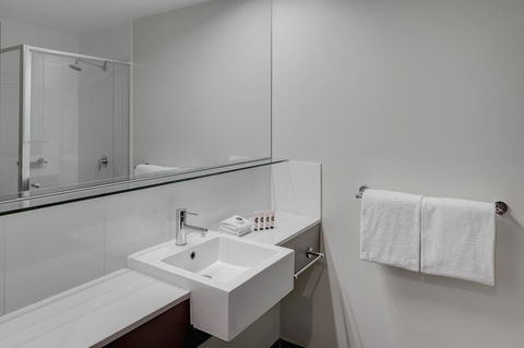 Travelodge Hotel Melbourne Docklands - Accommodation Mermaid Beach 14