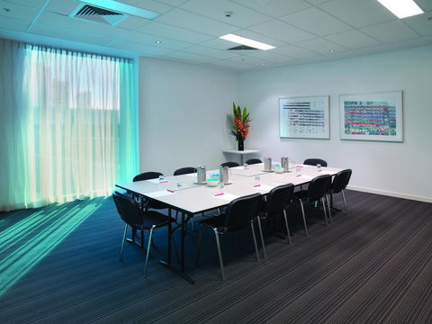 Travelodge Hotel Melbourne Docklands - Accommodation Mermaid Beach 22