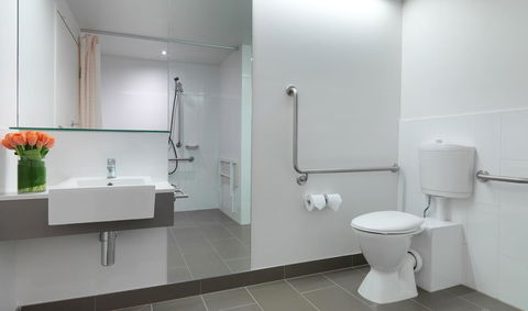 Travelodge Hotel Melbourne Docklands - Accommodation Mermaid Beach 19