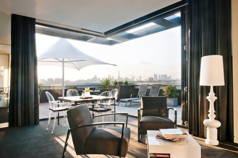 The Cullen Melbourne - Art Series - Accommodation Mermaid Beach 20