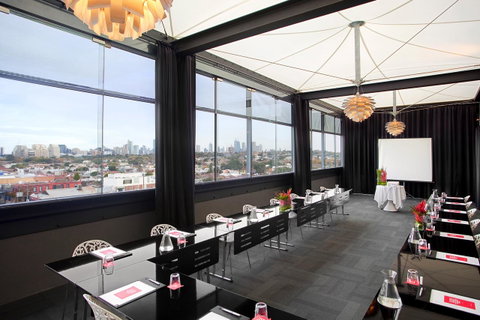 The Cullen Melbourne - Art Series - Accommodation Mermaid Beach 25
