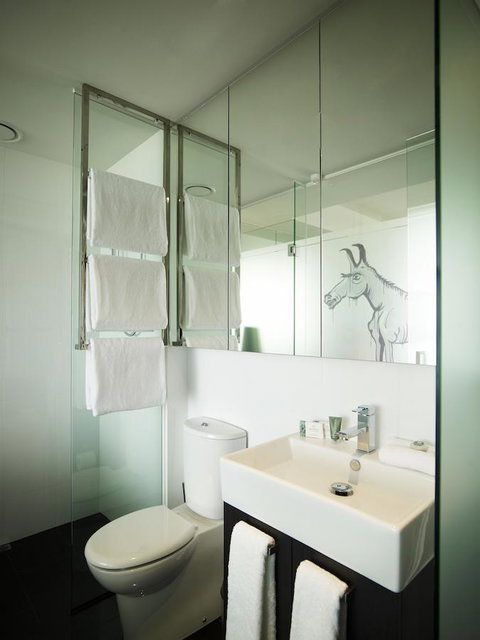 The Cullen Melbourne - Art Series - Accommodation Mermaid Beach 6