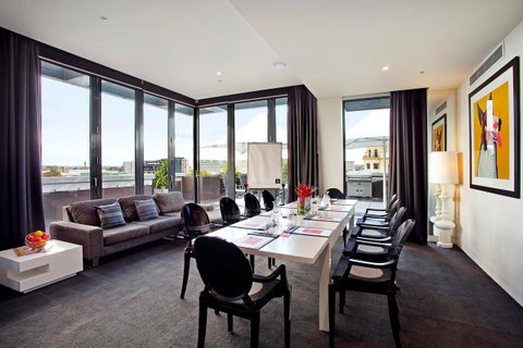 The Cullen Melbourne - Art Series - Accommodation Mermaid Beach 21