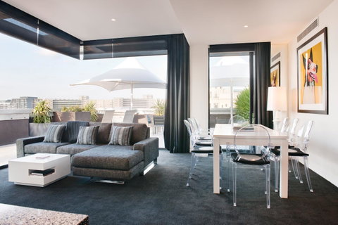 The Cullen Melbourne - Art Series - Accommodation Mermaid Beach 12