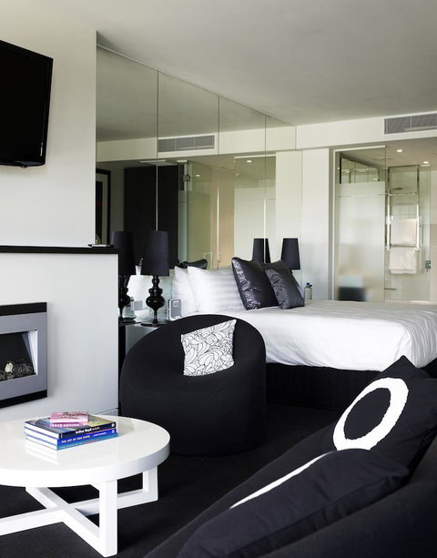 The Cullen Melbourne - Art Series - Accommodation Mermaid Beach 26