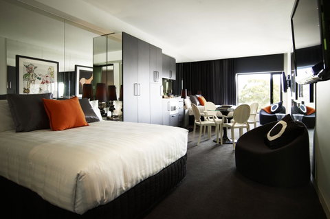 The Cullen Melbourne - Art Series - Accommodation Mermaid Beach 16