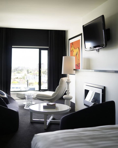 The Cullen Melbourne - Art Series - Accommodation Mermaid Beach 13