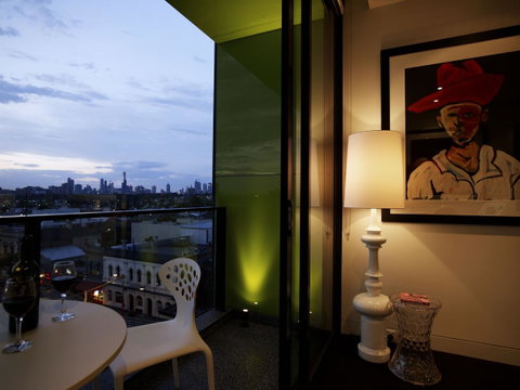 The Cullen Melbourne - Art Series - Accommodation Mermaid Beach 14