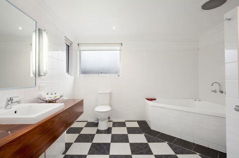 The International Motel Apollo Bay - Accommodation Mermaid Beach 17