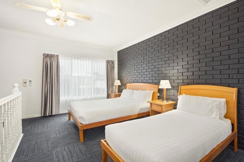 The International Motel Apollo Bay - Accommodation Mermaid Beach 9