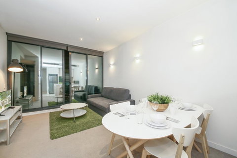 COZY 2BR Suites, FEDERATION SQUARE + FREE Parking - Accommodation Mermaid Beach 4