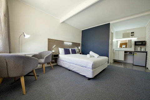 Motel Yarrawonga - Accommodation Mermaid Beach 1