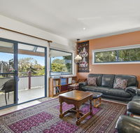 Black Dolphin Beach Penthouse - Accommodation Mermaid Beach