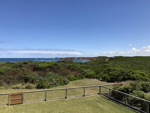 Sunsets On Martyrs Luxury Coastal Beach House Peterborough - Accommodation Mermaid Beach 22