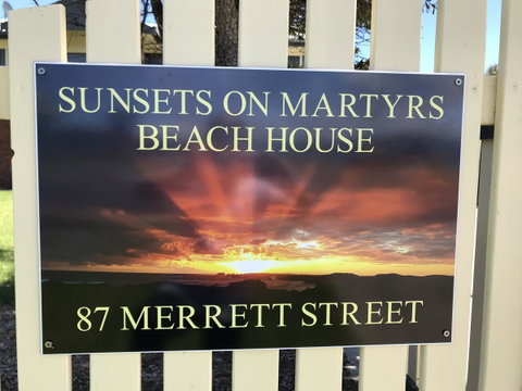 Sunsets On Martyrs Luxury Coastal Beach House Peterborough - Accommodation Mermaid Beach 21