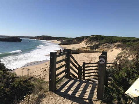 Sunsets On Martyrs Luxury Coastal Beach House Peterborough - Accommodation Mermaid Beach 34