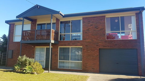 Sunsets On Martyrs Luxury Coastal Beach House Peterborough - Accommodation Mermaid Beach 23