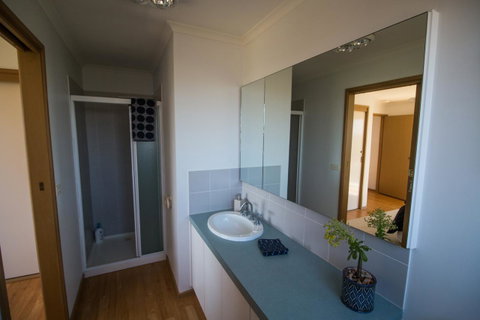 Sunsets On Martyrs Luxury Coastal Beach House Peterborough - Accommodation Mermaid Beach 18