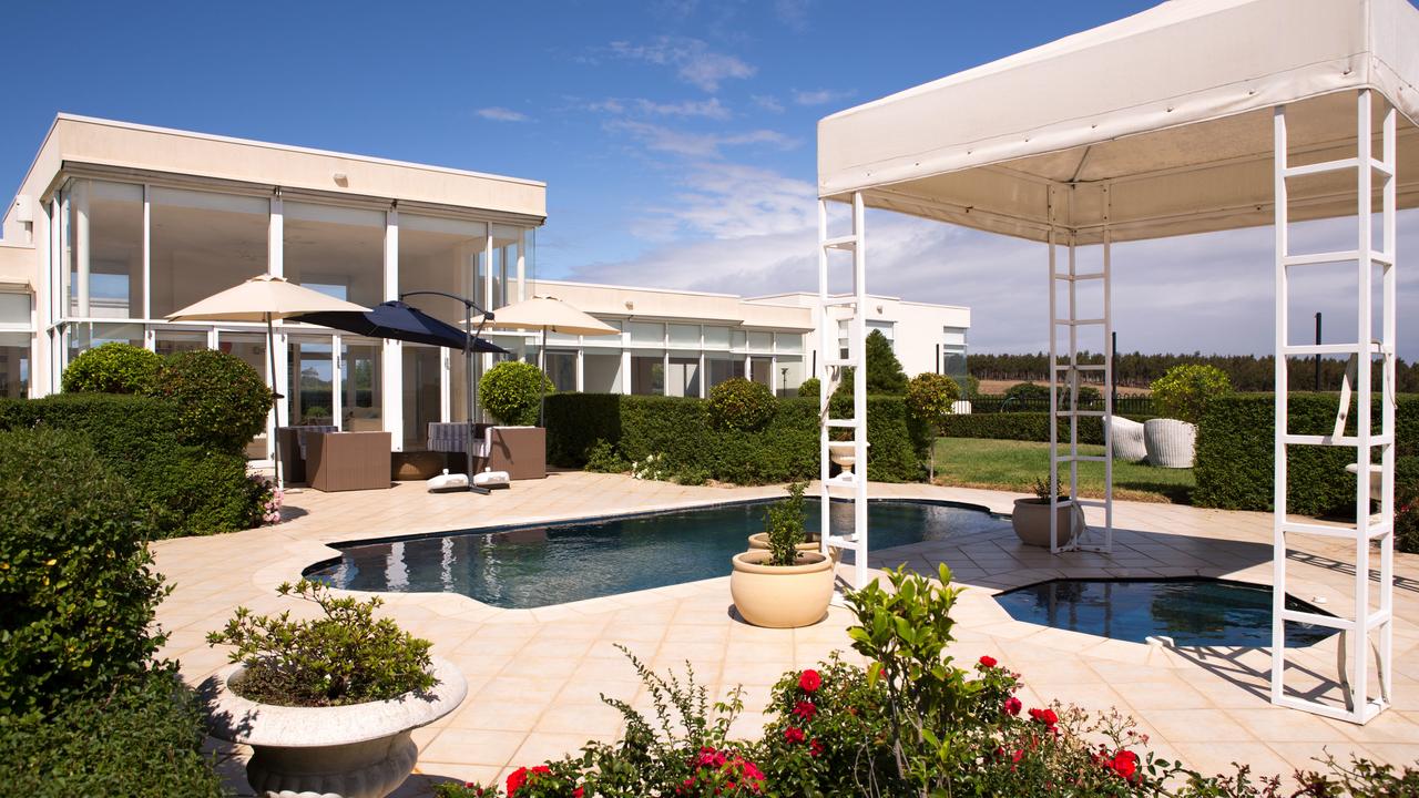 Metung VIC Accommodation Mermaid Beach
