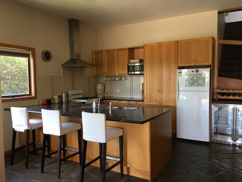 Apostle Hideaway - Central Port Campbell - Accommodation Mermaid Beach 2