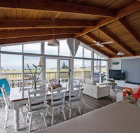 Stunning Waterfront only 10 minutes to Phillip Island - Pet Friendly - Accommodation Mermaid Beach