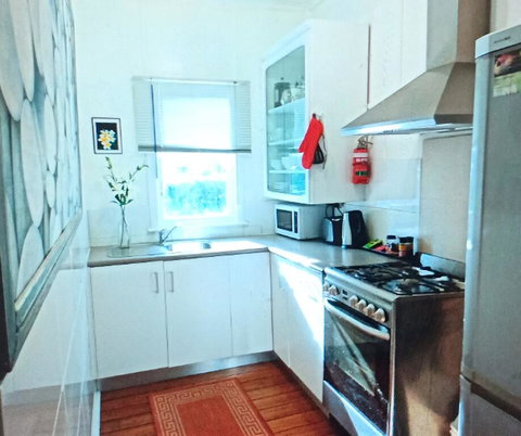 The Boathouse A 3 Bedroom House - Accommodation Mermaid Beach 2