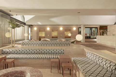 The Calile Hotel - Accommodation Mermaid Beach 1