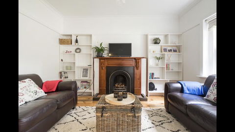 The Caretakers Cottage - Accommodation Mermaid Beach 3