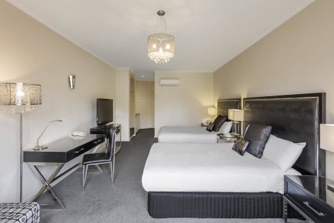 The Carrington Hotel - Accommodation Mermaid Beach 2