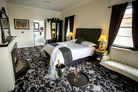 The Commercial Boutique Hotel - Accommodation Mermaid Beach 0