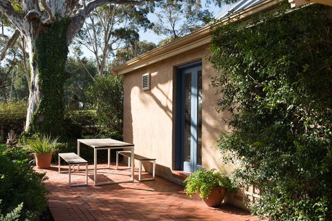 The Cottage At Riverside Farm - Accommodation Mermaid Beach 3