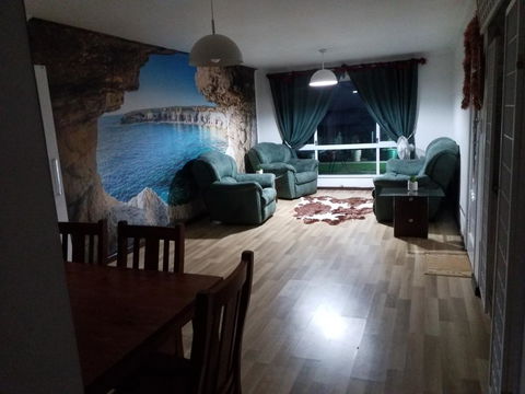 The DOLPHIN PLACE - Accommodation Mermaid Beach 1