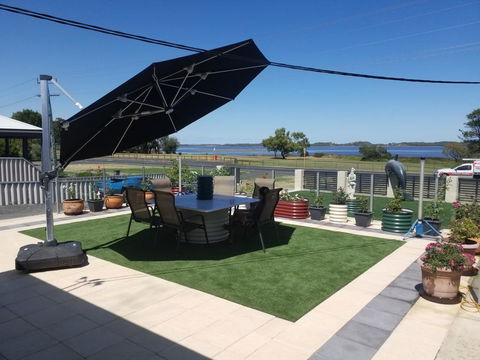 The DOLPHIN PLACE - Accommodation Mermaid Beach 2